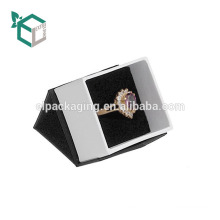 Fancy Paper White Ring Box mit Band